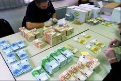 Dayandırdıqları maşının oturacağından çıxanlar polisləri dəhşətə gətirdi - FOTOLAR