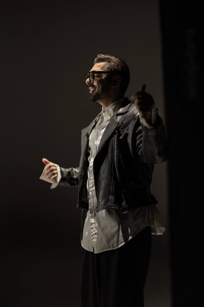 Yaşardan yeni tərzdə FOTOLAR