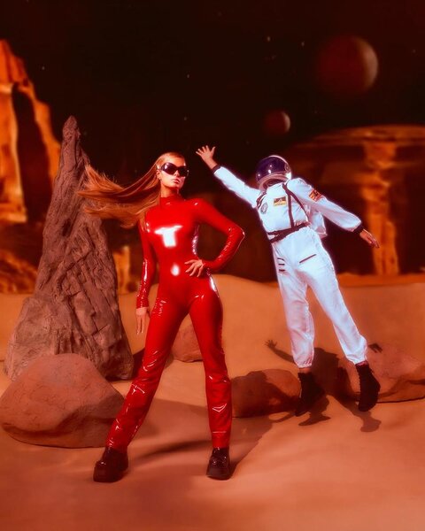 Paris Hilton Britni Spirsin 2000-ci illərə aid görünüşünü təkrarlayıb - FOTOLAR