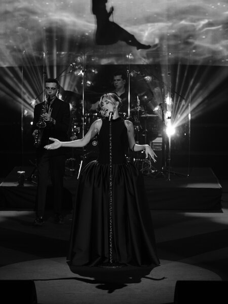 Röya 25 illik hesabatını verdi - FOTOLAR