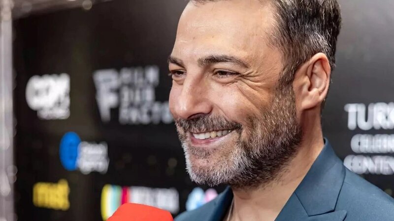 Türkiyəli məşhur aktyor ABŞ-də mükafata layiq görüldü - FOTO