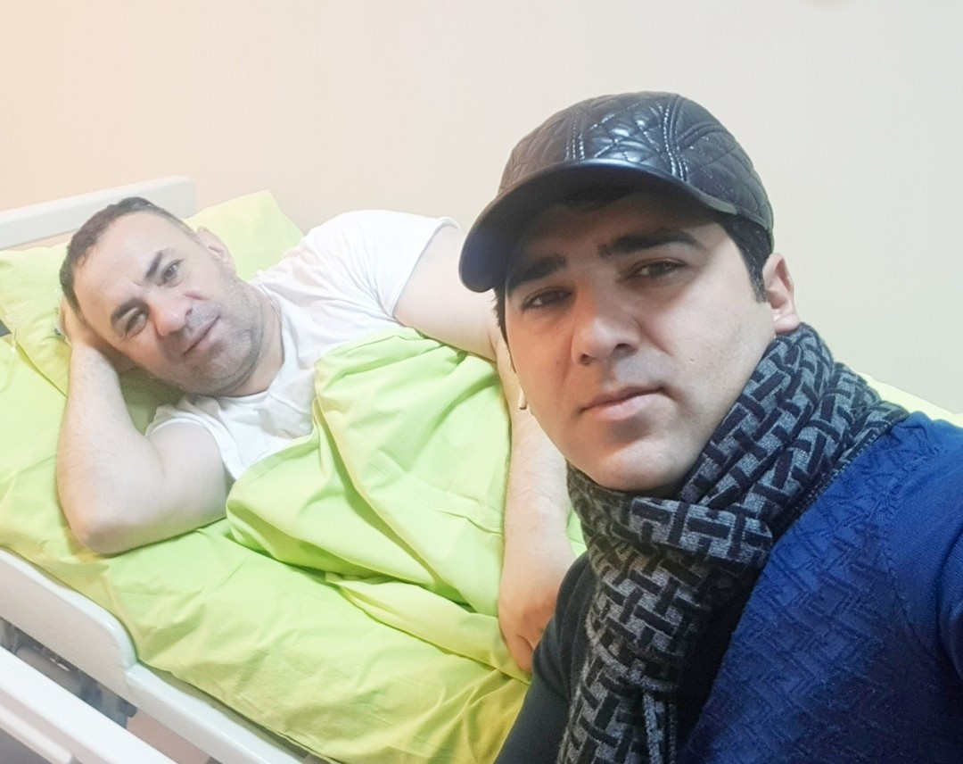 Azərbaycanlı aşıq xəstəxanaya yerləşdirildi