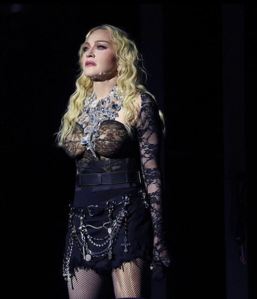 Madonna bu dəfə də Türk dizayneri seçdi - FOTO