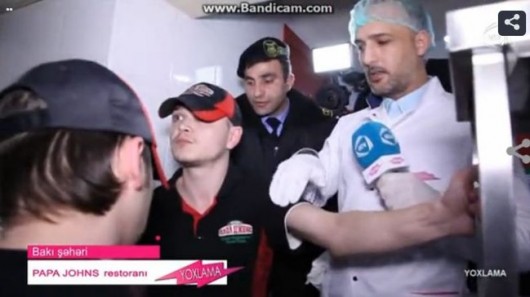 ATV-nin "Yoxlama"sında polis BASQINI: Azər restoran işçisi ilə əlbəyaxa oldu - VİDEO