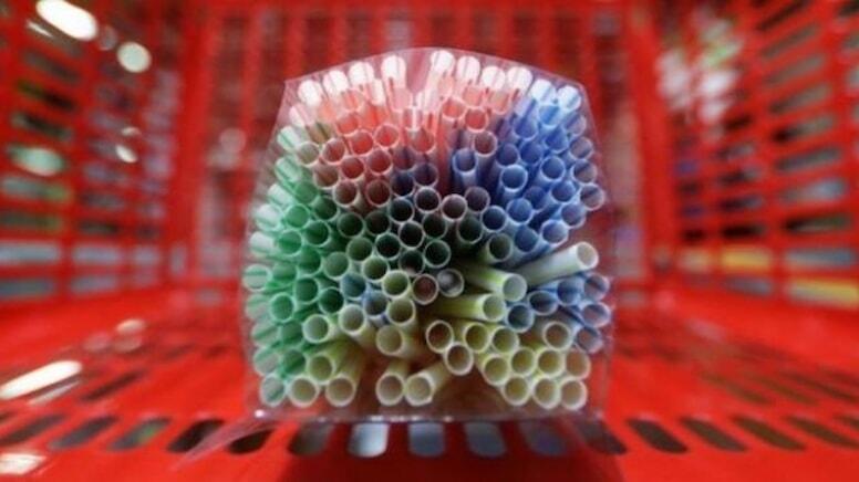 Bu yay plastik pipetdən istifadə etməzdən əvvəl iki dəfə düşünün