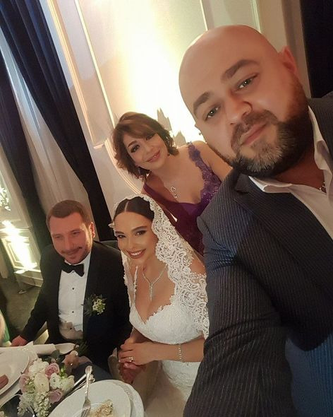 Azərbaycanlı müğənni tanınmış biznesmenlə evləndi – VİDEO + FOTOLAR