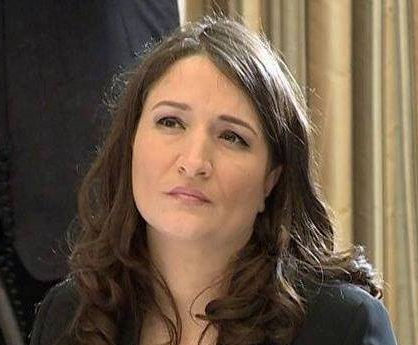 "Beş növcavan...arzuları...hamısı qırmızı Fordun təkərləri altında qaldı" -sözün bitdiyi yer
