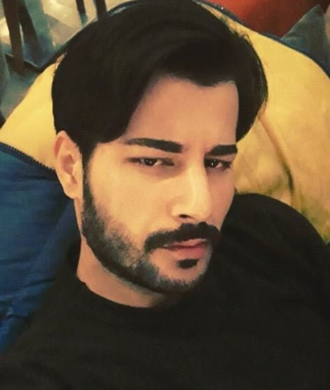 Burak Özçivitin azərbaycanlı əkizi görənləri MAT QOYDU