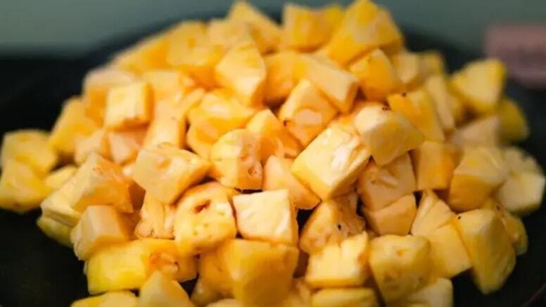 Hər gün ananas yeyənlər xəstəlik üzü görmür: İltihabın kökünü kəsən tropik möcüzə