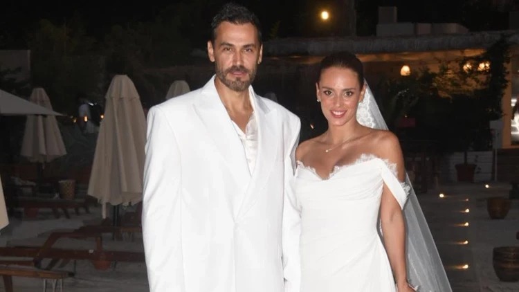 Məşhur aktrisa ana oldu - FOTO