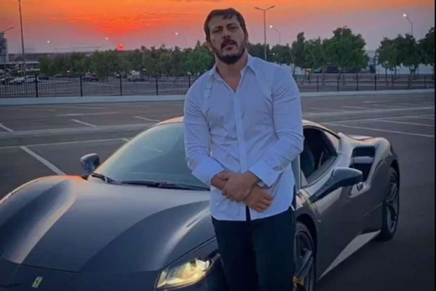 Zabit Səmədov özünə yarım milyonluq "Ferrari" aldı - FOTO