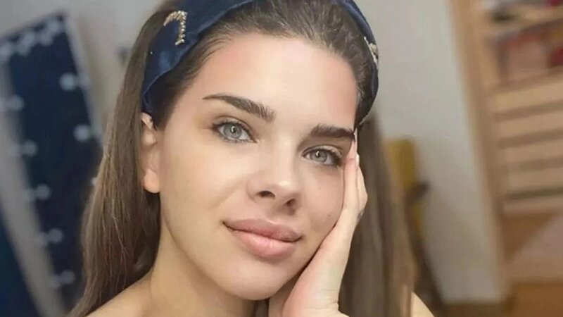 Sihirli annem'in ulduzu Ümrə ziyarətində - FOTOLAR
