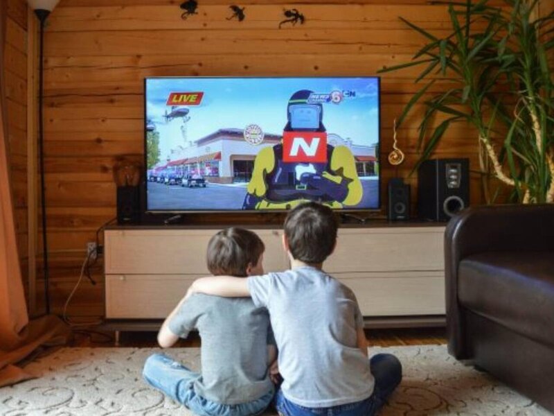 Uşaq olan evə televizor düşməndir - Nevroloq