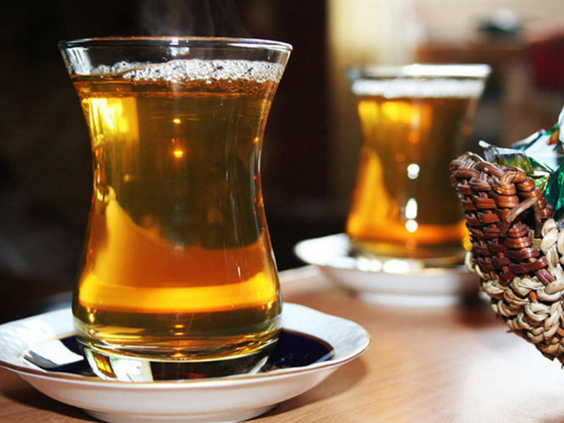 DİQQƏT: qaynar çay bu xəstəliyə səbəb olur – HƏR İL MİNLƏRLƏ İNSANI ÖLDÜRÜR
