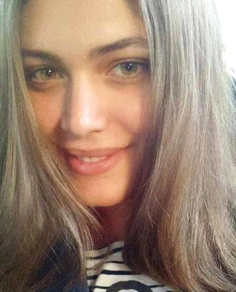 19 yaşlı transseksual model gözəlliyi ilə qızlara meydan oxudu - FOTOLAR