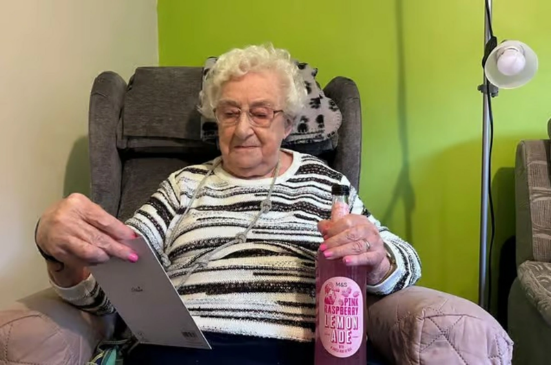 101 yaşlı qadın uzunömürlülüyünün sirrini AÇIQLADI - FOTO