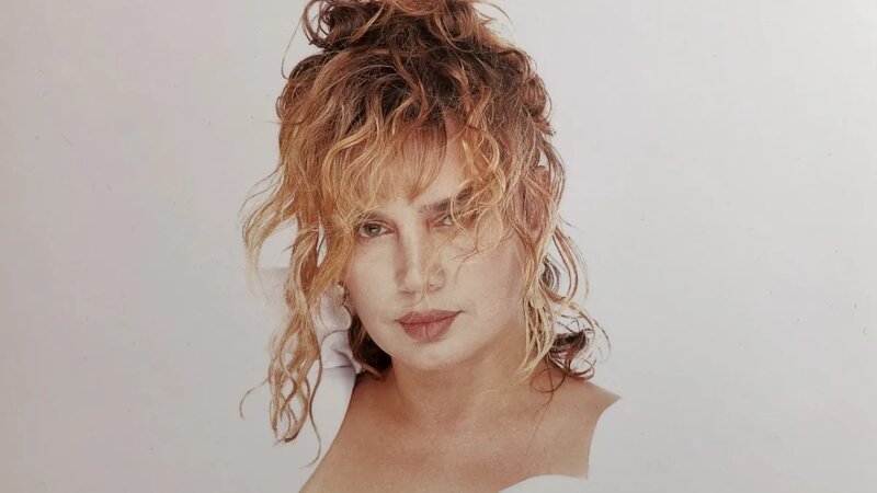 Sezen özündən 31 yaş kiçik baytarla sevgilidir