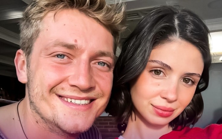 Taşacak bu deniz'in aktyorları sevgilidir