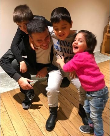 Emin Ağalarov əkizləri və Əminə ilə: "Kefdəyik" - FOTO