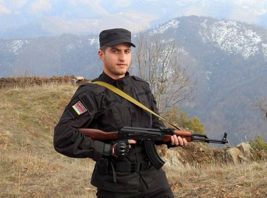Şəhidimizin cəsədinin fotolarını yayan erməni dığalarının FOTOLARI