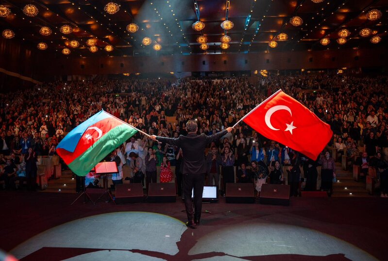 Ferhad Göçer Heydər Əliyev Sarayında konsert verdi - FOTOLAR