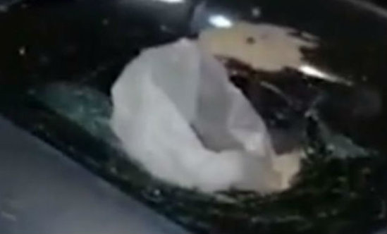 Bakıda maşının üstünə nəcis dolu torba atdılar — VİDEO