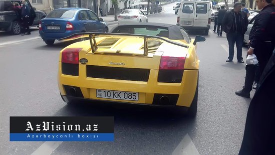 Azərbaycanlı məşhur "Lamborghini" ilə qəza törətdi, maşını bu hala düşdü - FOTOLAR