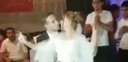 Azərbaycan toyunda BU DA OLDU: Bəylə gəlin açıq-aşkar ÖPÜŞDÜ... (VİDEO)