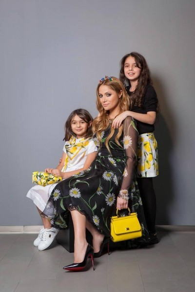 Nigar Camal qızları ilə fotosessiya etdirib - FOTOLAR