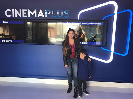 Arzu Əliyeva oğlu ilə birlikdə "Cinema Plus" - da - FOTO
