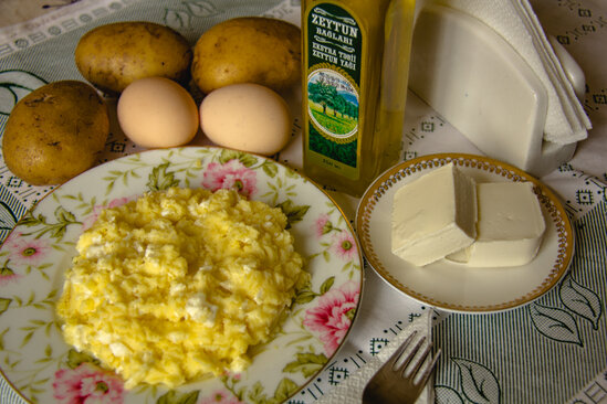 Kartoflu omlet (8 ay +)