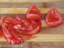 Pomidorlu toyuq salatı