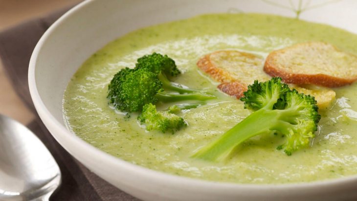 Brokoli şorbasının faydaları və resepti