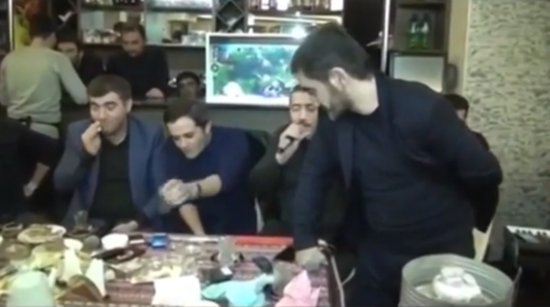 Məşhur meyxanaçılarımız porno videosu yayılan Anar Nağılbazı belə BİABIR ETDİLƏR - VİDEO