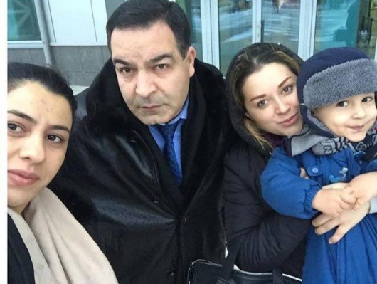 Oğlu əməliyyat olunan ifacı Rusiyadan qayıtdı - FOTOLAR