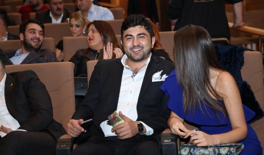 Müğənni Vüqar Muradov nişanlısı ilə - FOTOLAR