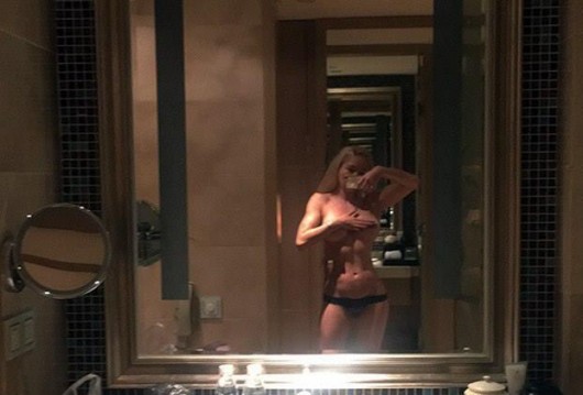 "Barbie" çılpaq fotolarını paylaşdı - (+18 FOTOLAR)