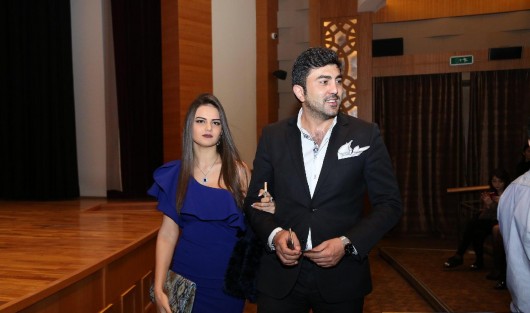 Müğənni Vüqar Muradov nişanlısı ilə - FOTOLAR