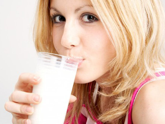 Yatmazdan 1-2 saat əvvəl süd içsəniz...