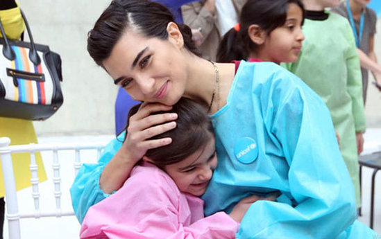 Tuba suriyalı uşaqlarla görüşdü - Fotolar