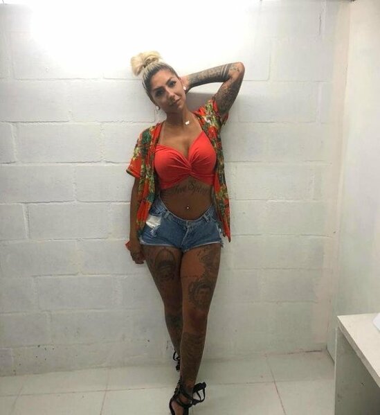 Məşhur model Neymar ilə keçirdiyi gecədən danışdı — FOTOLAR