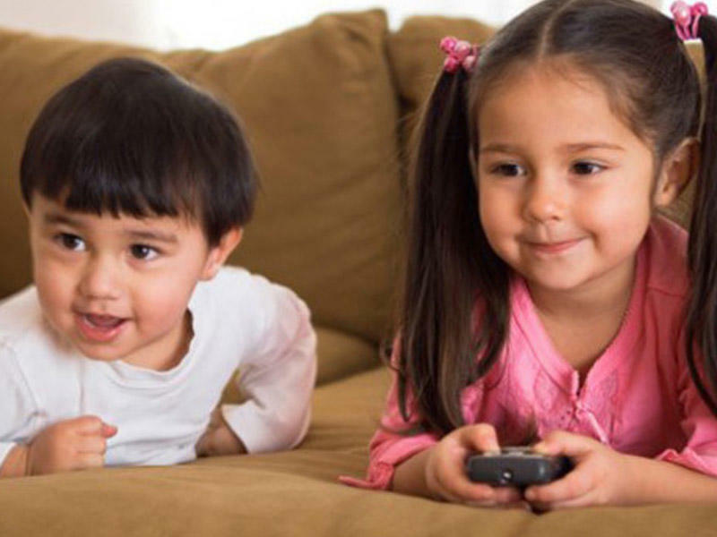 Müasir multfilmlərə baxan uşaqlar PƏLTƏK OLACAQ