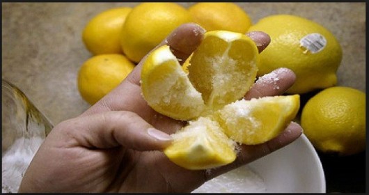 1 limonu 4 hissəyə bölün, üzərinə duz töküb mətbəxə qoyun, bu sizin bütün həyatınızı dəyişəcək!